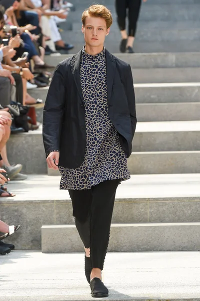 Look 29
